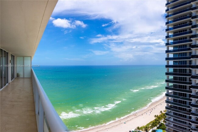 Building Photo - 1830 S Ocean Dr
