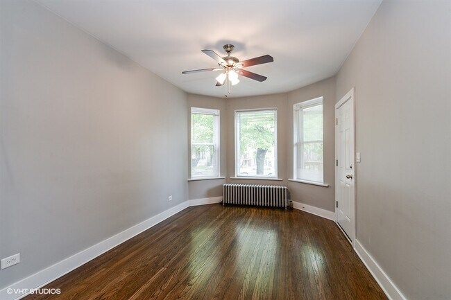 Foto del edificio - 3927 N St Louis Ave
