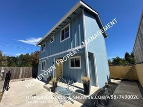 Building Photo - 302 Van Trump Ave NE