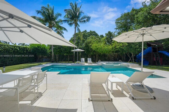 Foto del edificio - 636 Melaleuca Ln