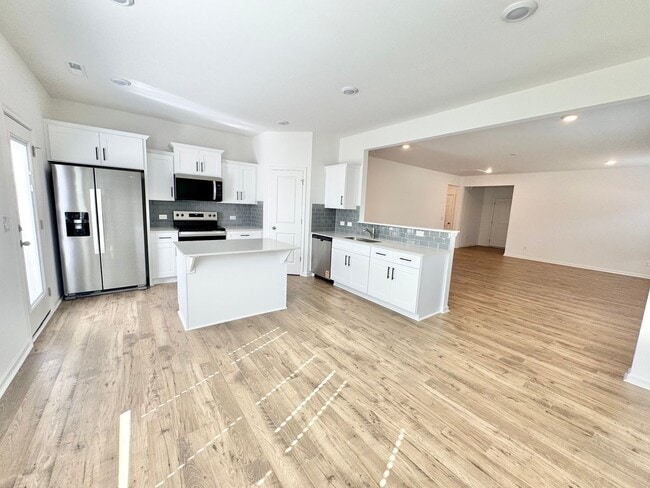 Building Photo - NEW 3 br 2.5 ba home in the Kensington com...
