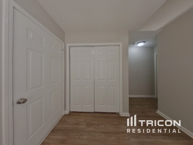 Building Photo - 958 Milkwood Ln