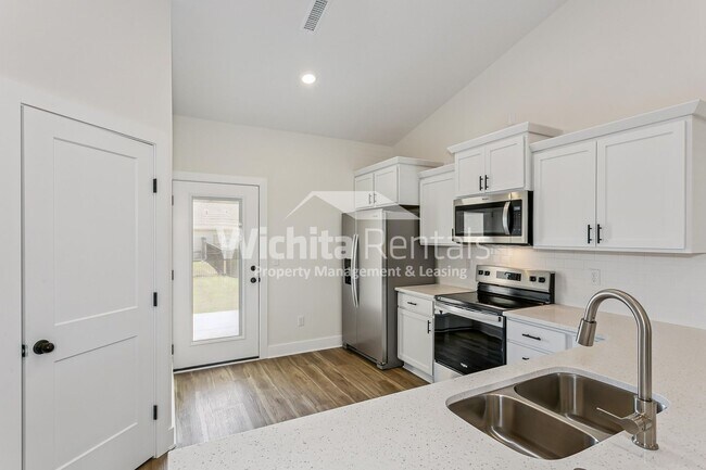Foto del edificio - 1750-1750 S Hickory Creek St