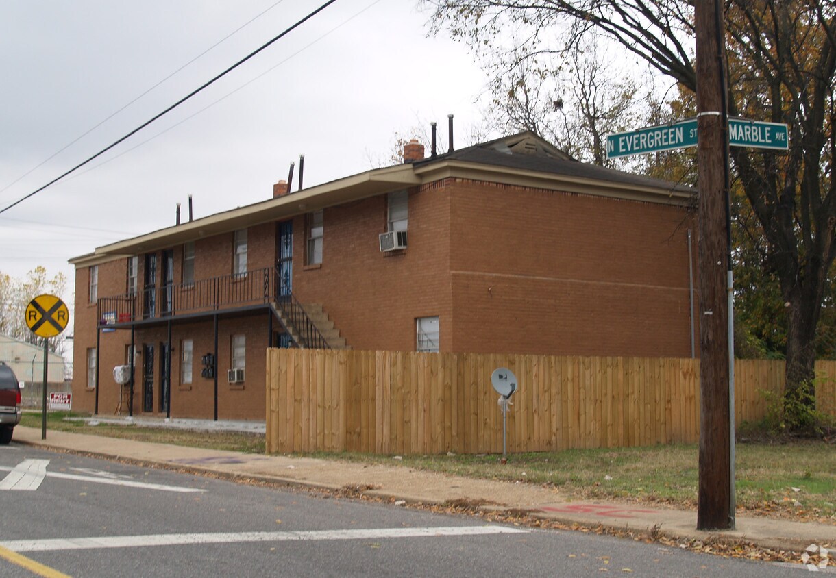 Foto del edificio - 1242 N Evergreen St