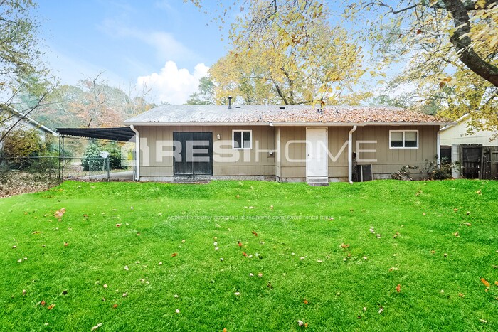 Building Photo - 8825 E Bourne Dr