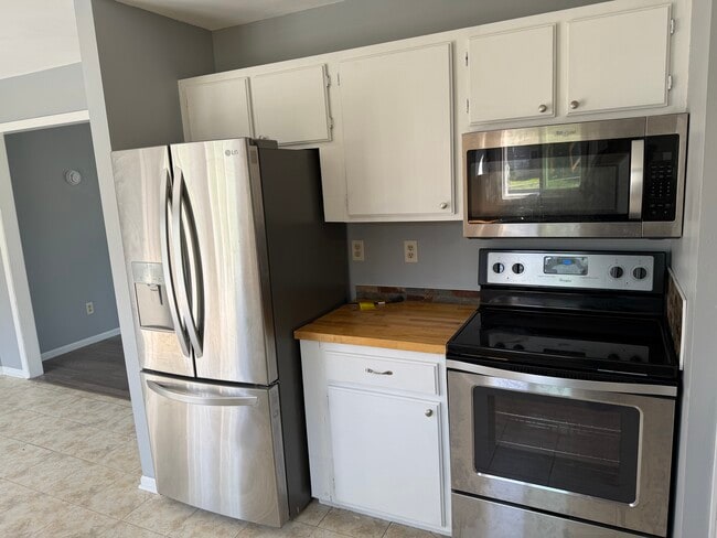 Building Photo - 4533 Cinnamon Ridge Trl