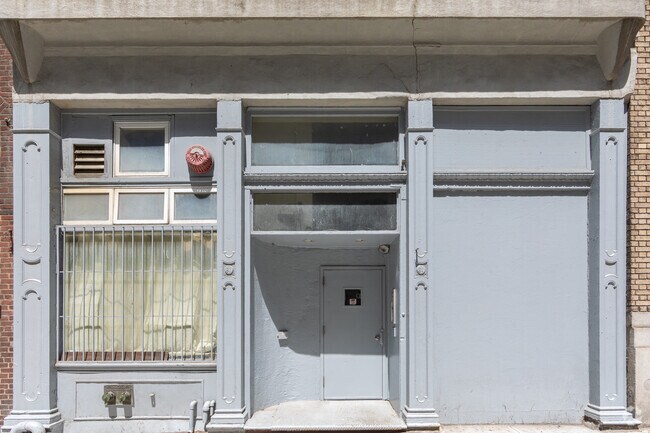 Entrance - 81 Murray St