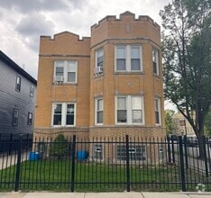 Building Photo - 3359 N Laramie Ave