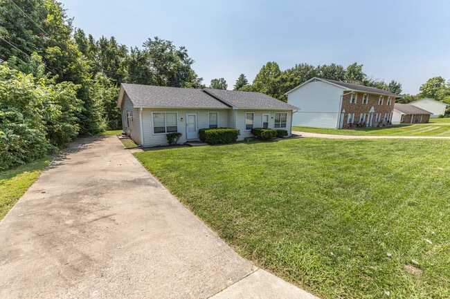 Building Photo - 1600 W Amos Dr