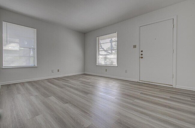 Foto del edificio - 11408 Tedford St