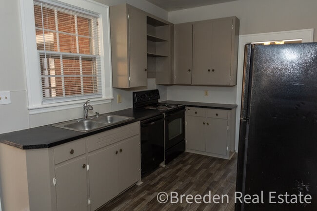 Foto del edificio - 702 W Union St