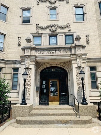 Building Photo - 1111 Boylston St