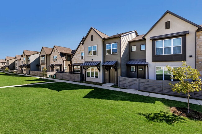 Apartamentos Escalon Townhomes — foto de la comunidad - Escalon Townhomes