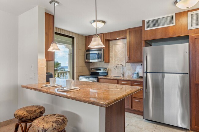 Foto del edificio - Lahaina Shores Fully Furnished One Bedroom
