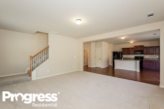 Building Photo - 3760 Brookhollow Dr