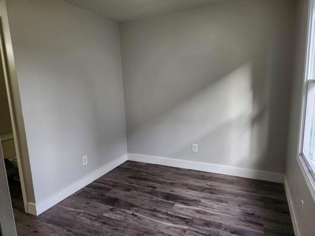 Building Photo - 1708 Tippecanoe Dr