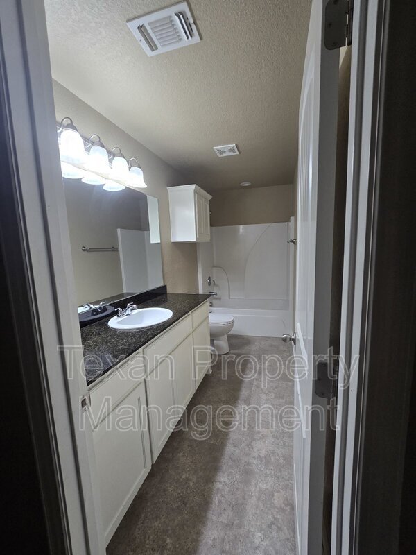 Building Photo - 3007 Weave Ct