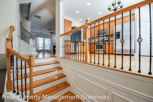 Building Photo - 3 br, 3.5 bath House - 2317 Limehurst Dr NE