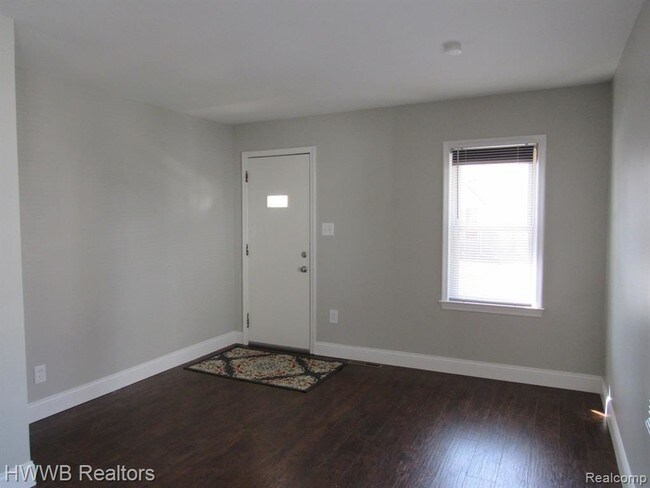 Building Photo - 311 E Drayton St