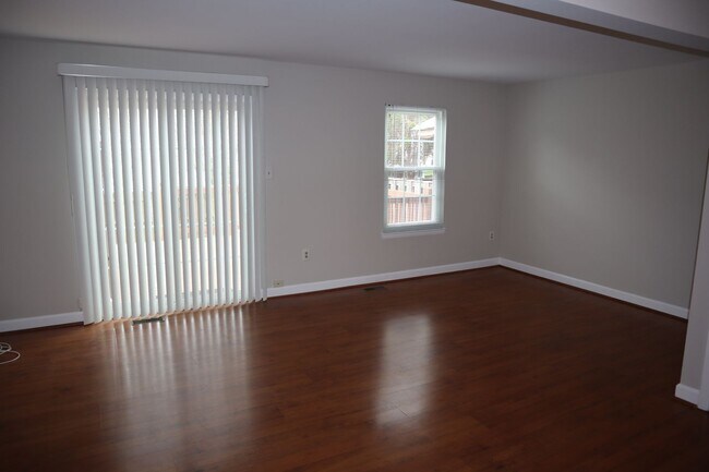 Foto del edificio - Spacious Townhome in Gaithersburg