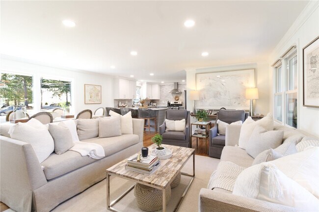 Foto del edificio - 1092 West Lake Dr