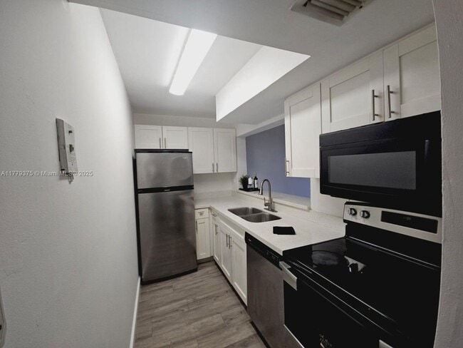 Photo - 1720 NW N River Dr Apartment