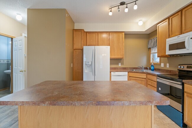 Foto del edificio - 14583 Olivine Ter NW