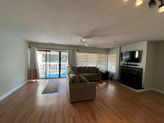 Foto del edificio - 1200 St Joseph St