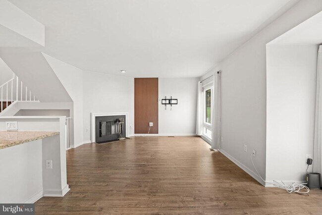 Foto del edificio - 18616 Pier Point Pl