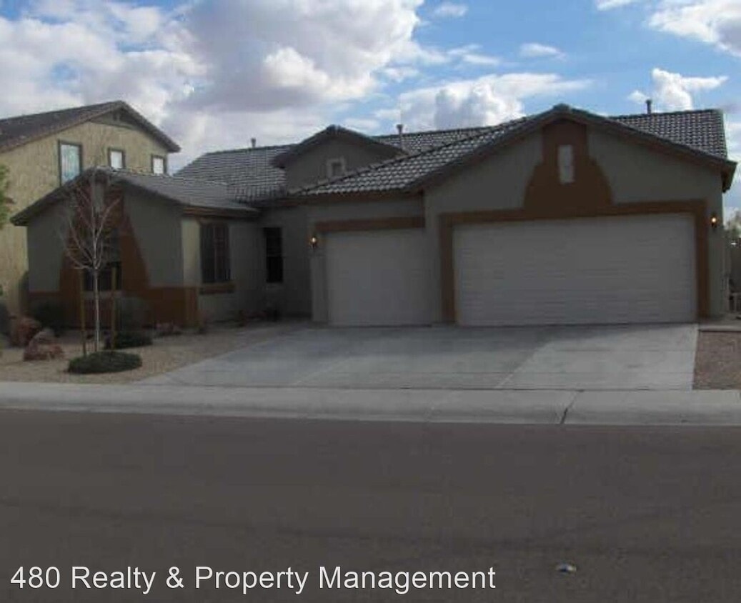 Primary Photo - 4 br, 2 bath House - 10535 E Medina Ave