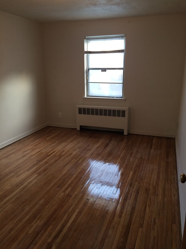 1st floor bedroom - 210 East 238th Street