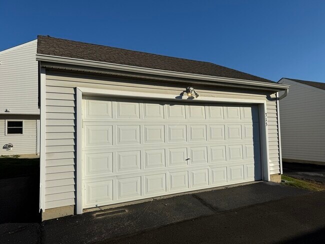 Foto del edificio - Charming 3 bedroom, 2.5 bath home located ...