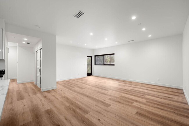 Foto del edificio - 1920 S Sherbourne Dr