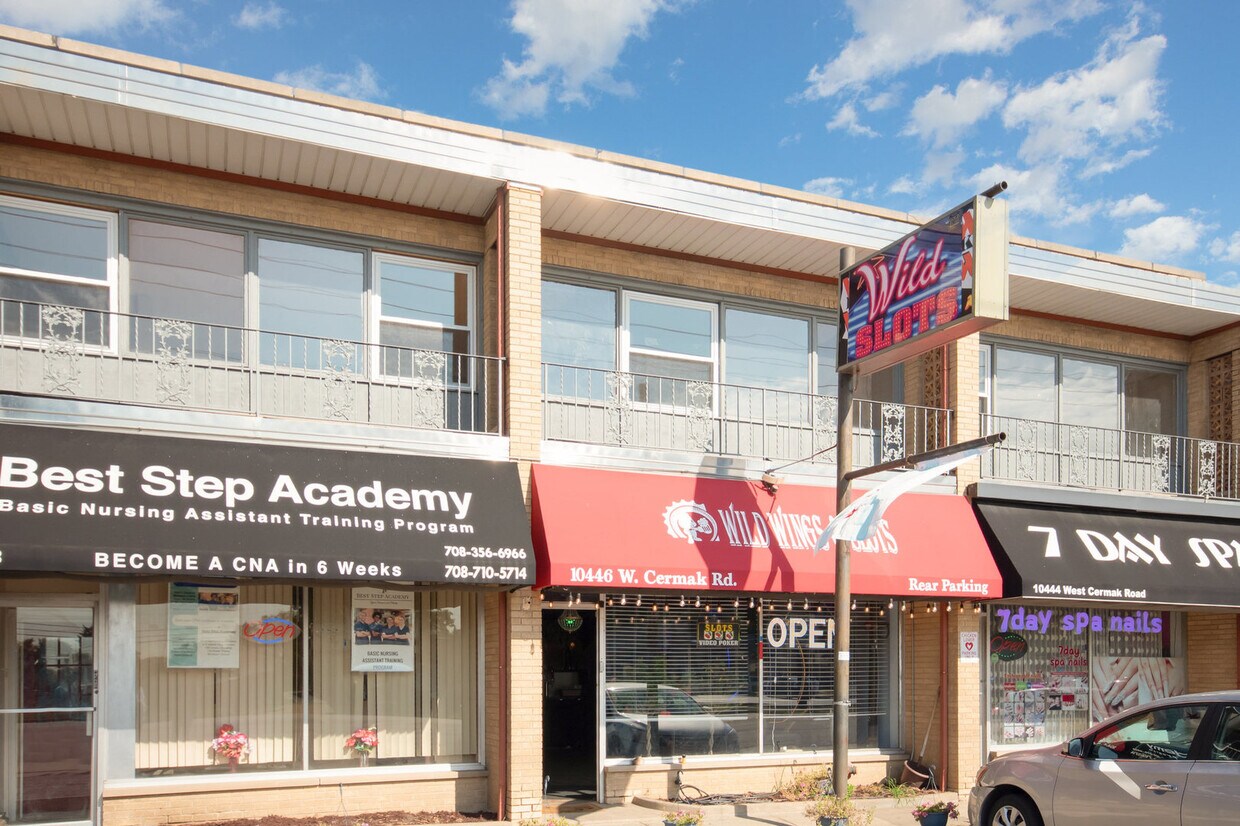 Primary Photo - 10448 W Cermak Rd