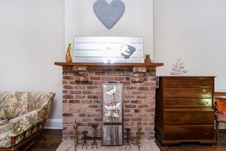 Building Photo - 1022 Wise St