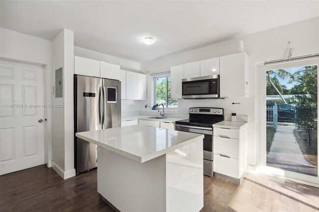 Foto del edificio - 84 NW 117th St