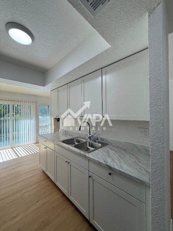 Foto del edificio - 9318 Adams Hill Dr