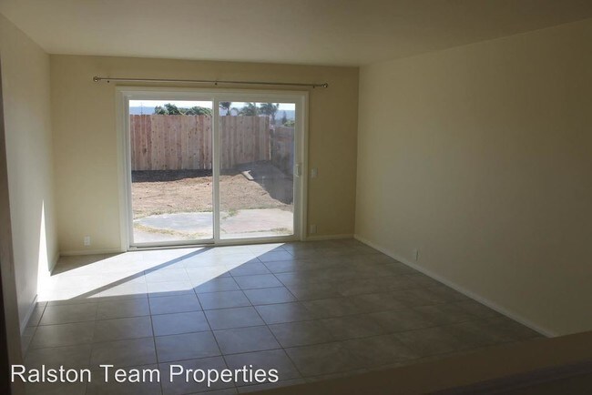 Building Photo - 4 br, 2 bath House - 2565 Elm Ave