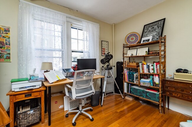 Building Photo - 38 Linnaean St