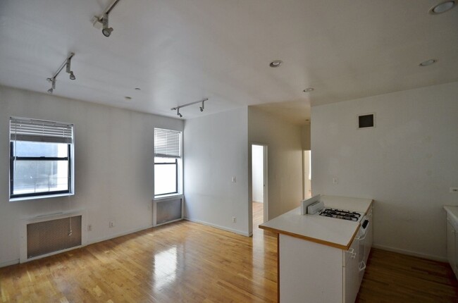 Building Photo - 500 W 148th St
