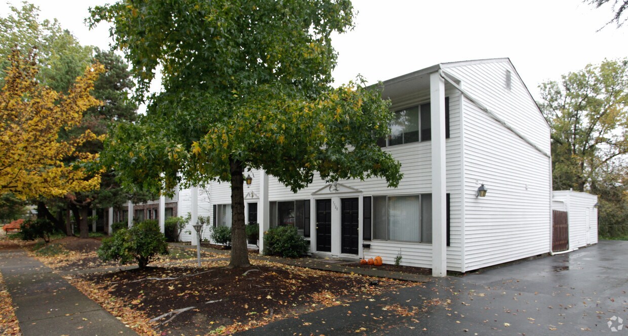 Foto principal - 7720 SW Bel Aire Dr
