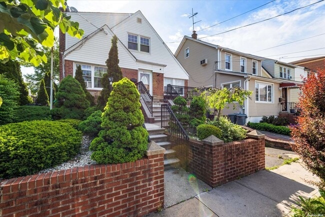Building Photo - 59-11 157th St