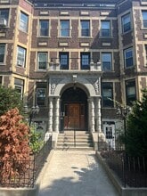 Building Photo - 390 Riverway