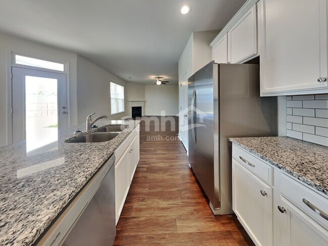 Building Photo - 574 Chantry Ln