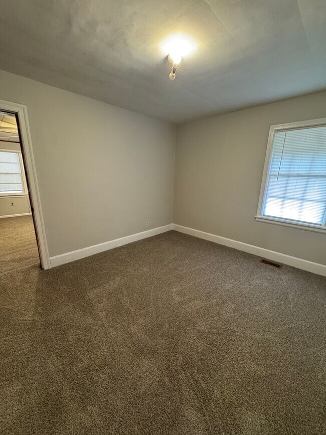 Foto del edificio - 1004 Maplewood Ave