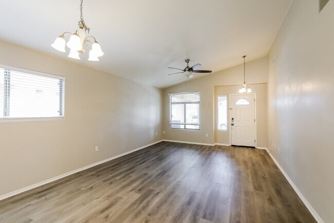 Foto del edificio - 6898 W Quailwood Way