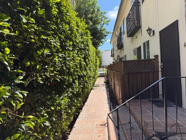 Foto del edificio - 1316 Venice Blvd.