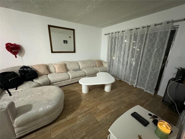 Foto del edificio - 444 SW 4th St