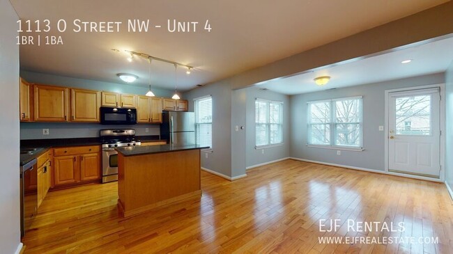 Foto del edificio - Large Logan Circle One Bedroom W/Private B...