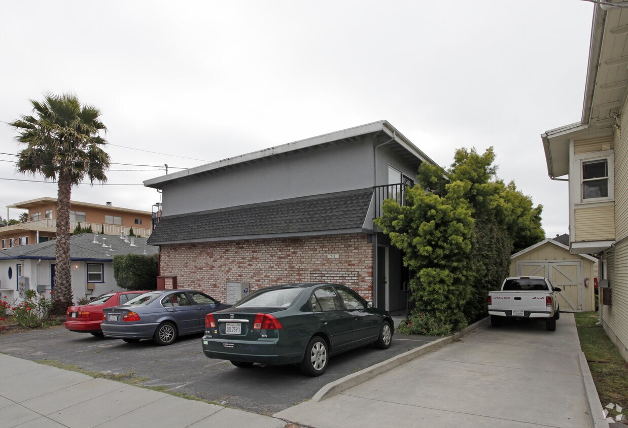 Foto principal - 711 3rd St